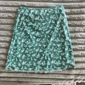 Princess Polly Floral Green Skirt- SIze 6